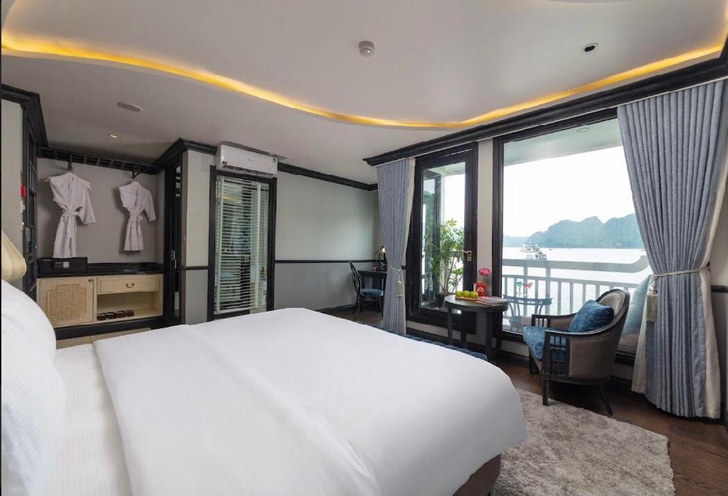Madeline Cruises Hotel Ha Long Bagian luar foto