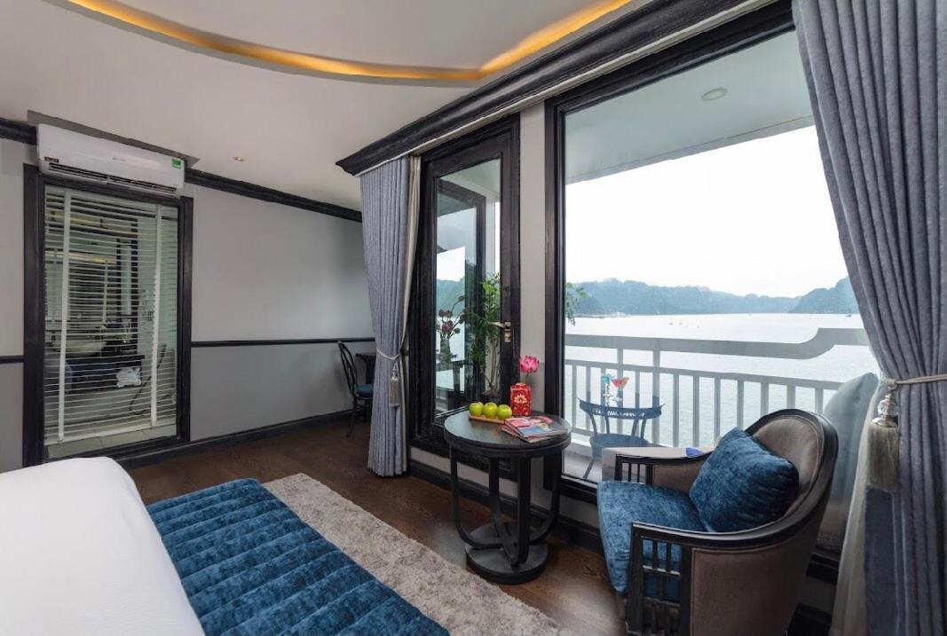 Madeline Cruises Hotel Ha Long Bagian luar foto