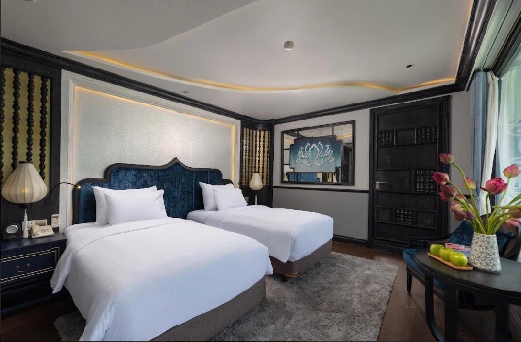 Madeline Cruises Hotel Ha Long Bagian luar foto