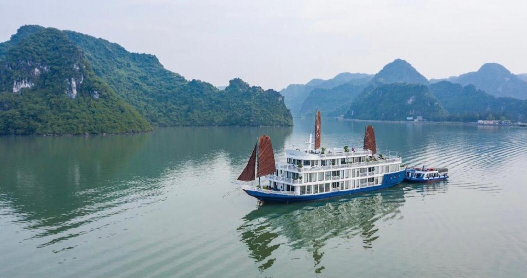 Madeline Cruises Hotel Ha Long Bagian luar foto
