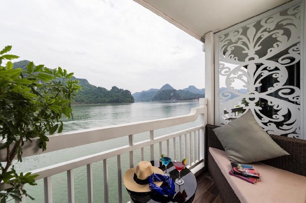 Madeline Cruises Hotel Ha Long Bagian luar foto