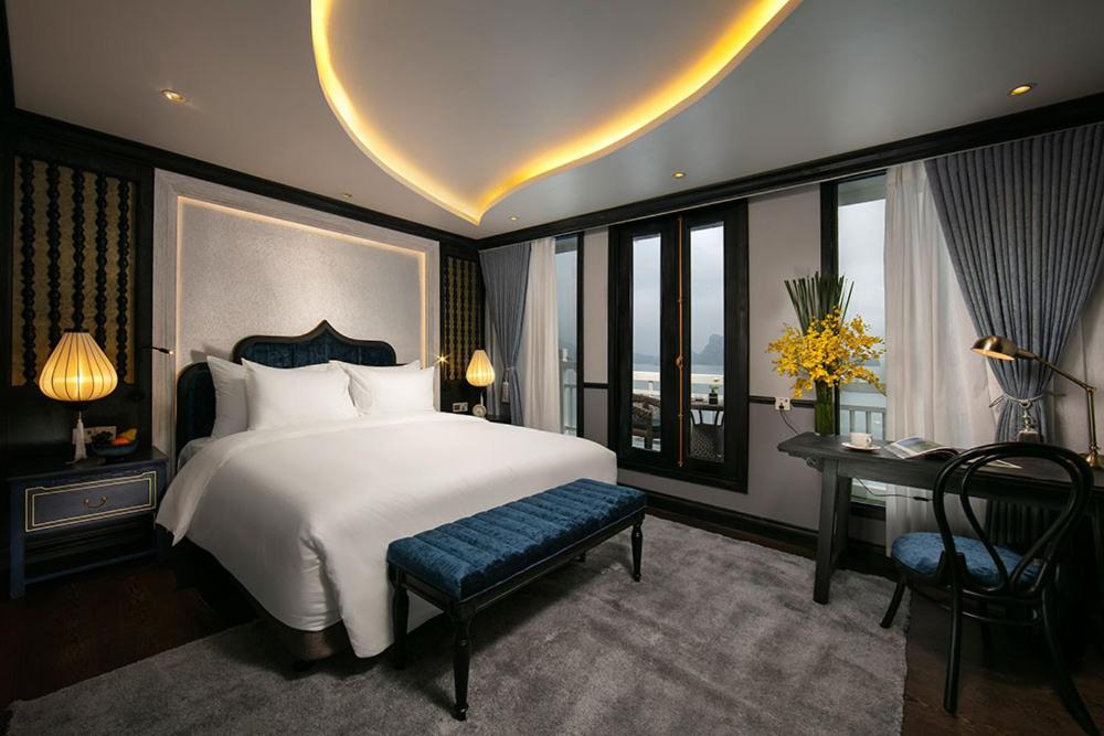 Madeline Cruises Hotel Ha Long Bagian luar foto