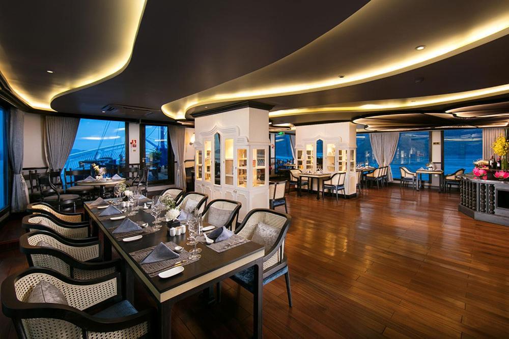 Madeline Cruises Hotel Ha Long Bagian luar foto