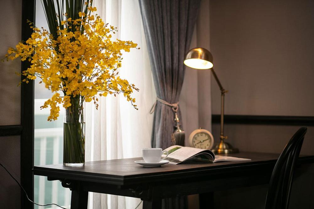 Madeline Cruises Hotel Ha Long Bagian luar foto